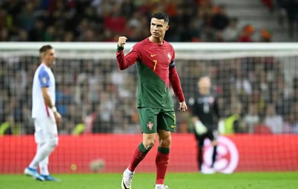 半岛app官网-精湛技艺！欧洲杯预选赛球员风采引人瞩目