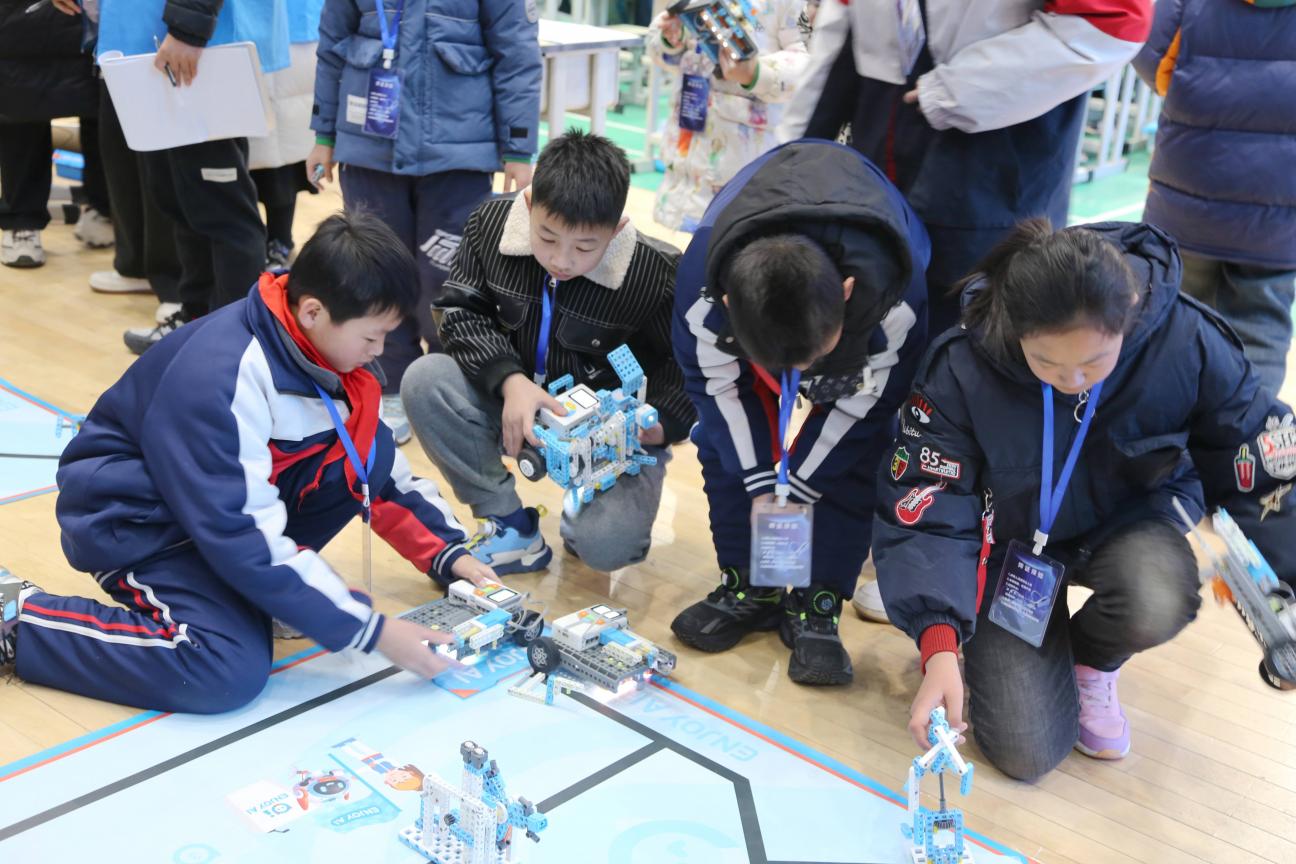 半岛体育官网安全-参赛选手争分夺秒，演绎激烈竞技！