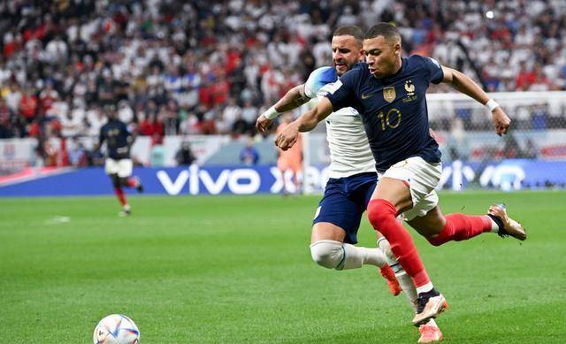 半岛体育app官网-欧洲杯赛事：强队对战燃情进行的简单介绍