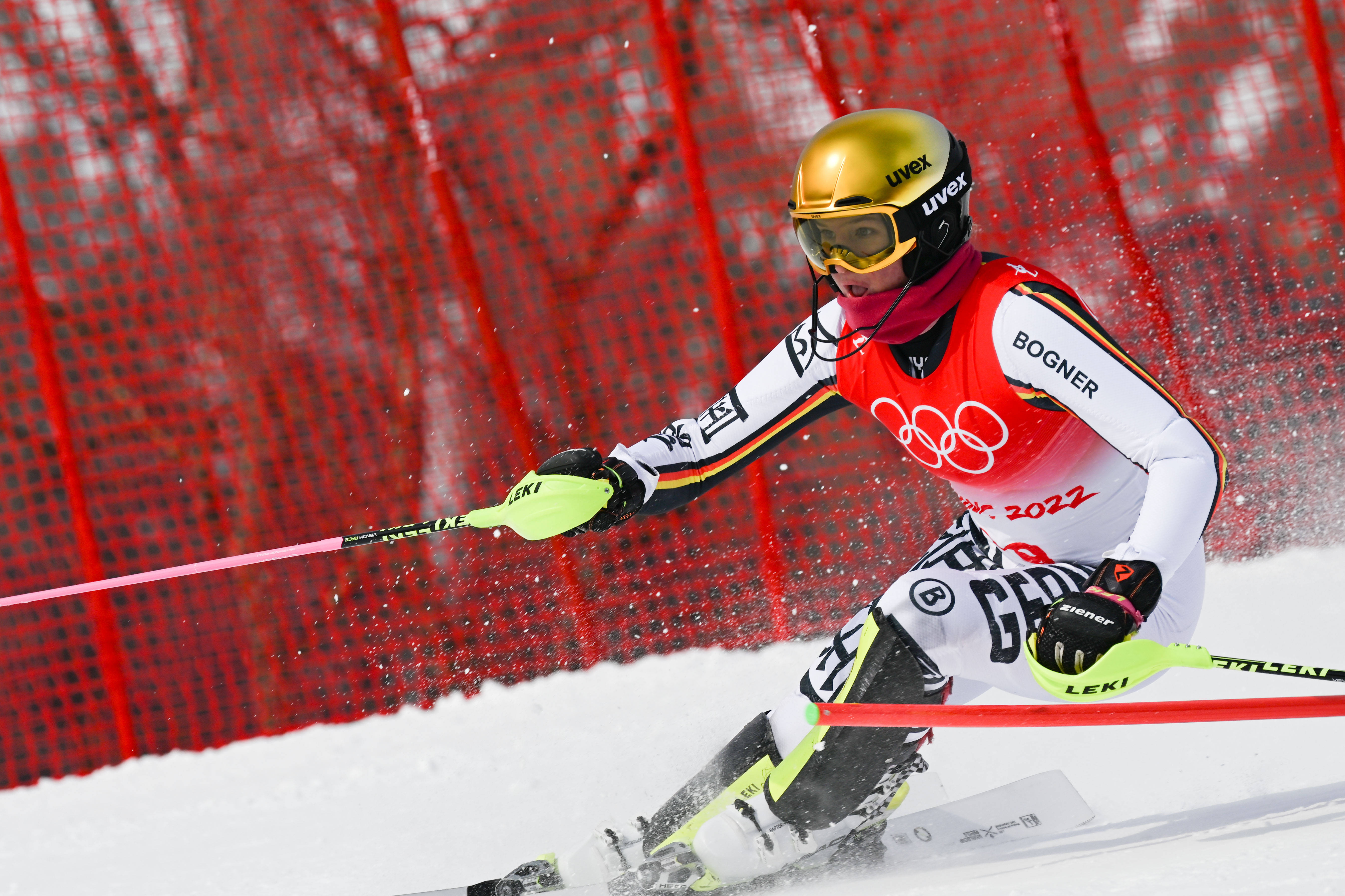 半岛体育官网登录-奥地利选手在高山滑雪角逐中崭露头角